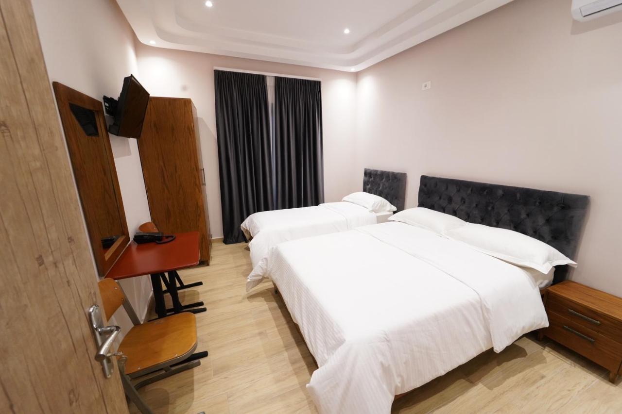 Sr99 Hotel Тирана Экстерьер фото