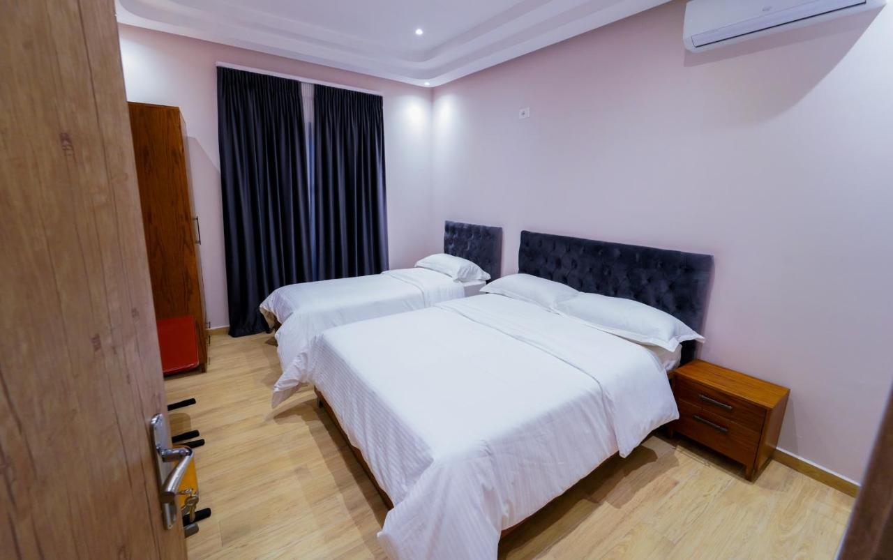 Sr99 Hotel Тирана Экстерьер фото