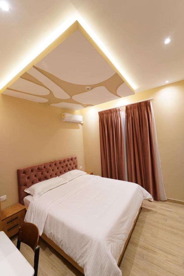 Sr99 Hotel Тирана Экстерьер фото